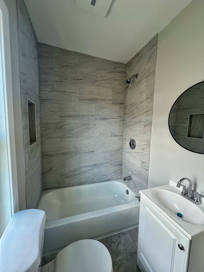 Photo - 237 Cowden St Unit 3F