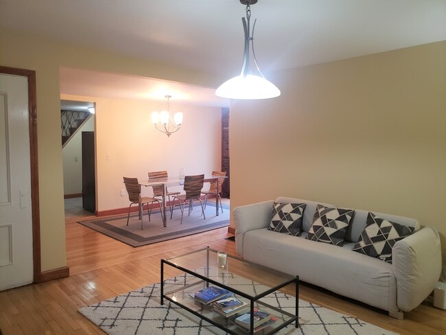 Photo - 50 Temple St