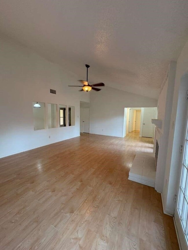 Photo - 4007 Issacks Way