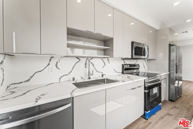 Photo - 3105 Bellevue Ave Unit 205