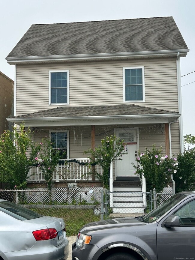 Building Photo - 325 Center St Rental