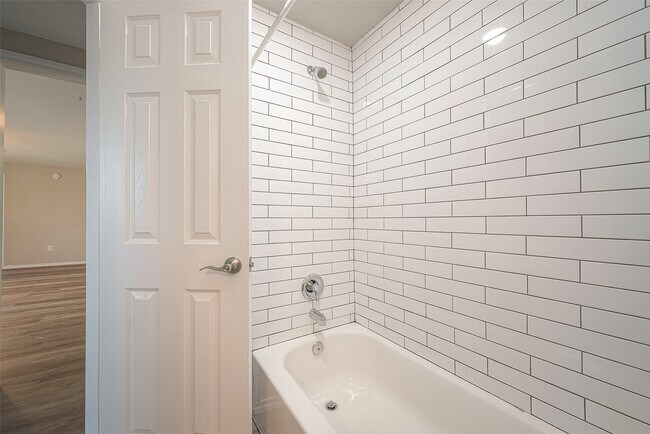 Photo - 1547 Garden Rd