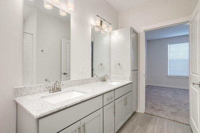 Photo - Franklin Flats