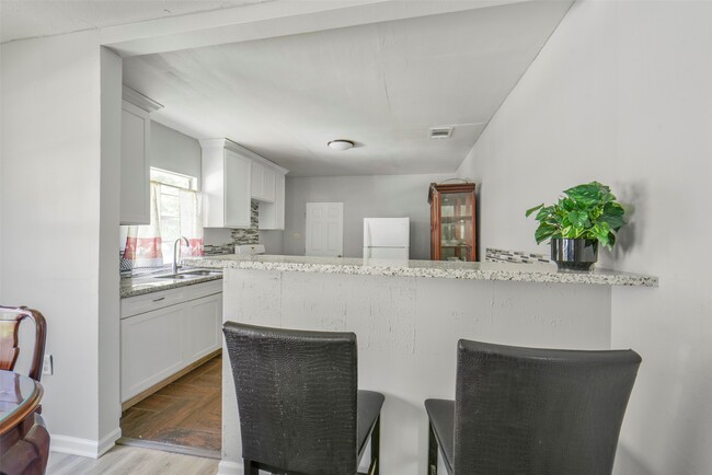 Photo - 220 Engel St