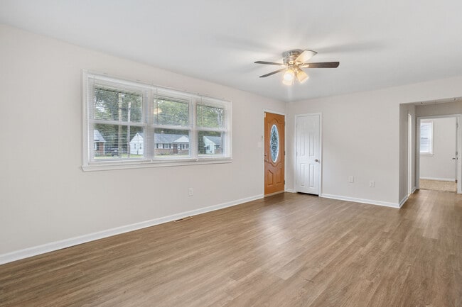 Photo - 158 Peterson Blvd