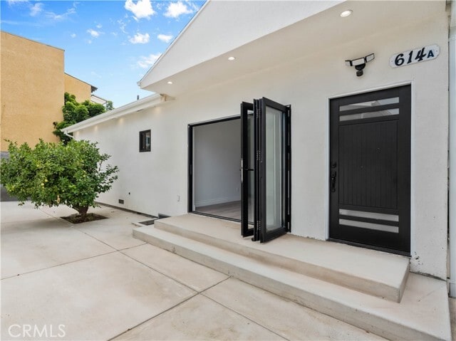 614 E Lomita Ave