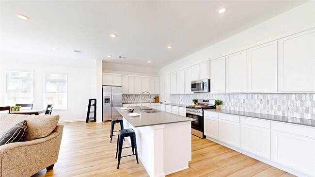 Photo - 711 Hooks Trl