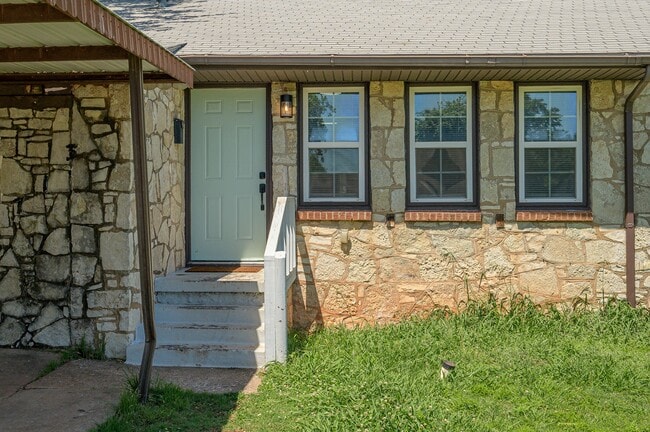 Photo - 713 NE 34th Terrace