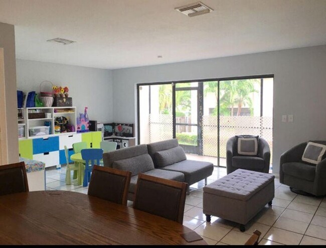 Photo - 1679 NW 15th Vista