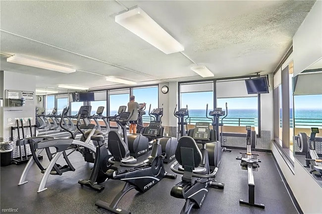 Photo - 5555 Collins Ave Unit 5C