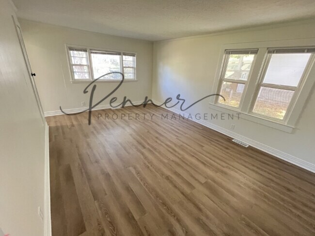 Photo - 9623 E 9th St S