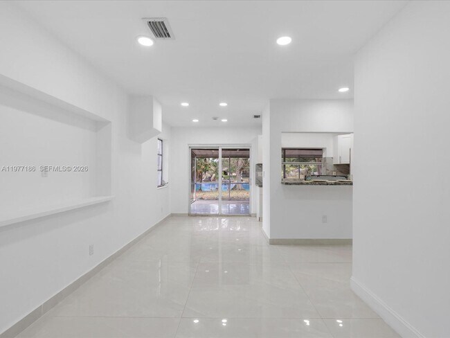 Photo - 4331 SW 31st Dr