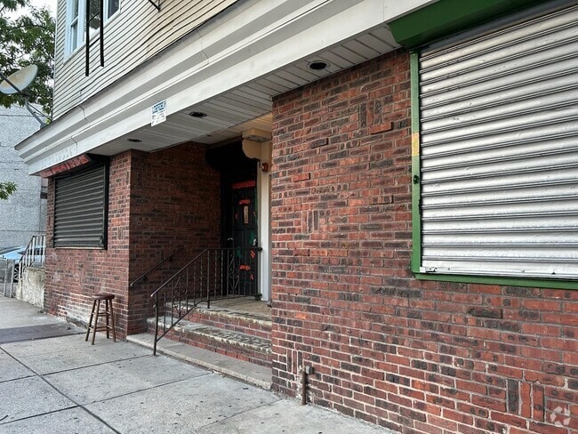 Building Photo - 120 Danforth Ave Unit 2 Rental