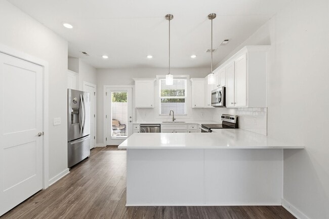 Photo - 1170 Dickerson Rd Unit 17