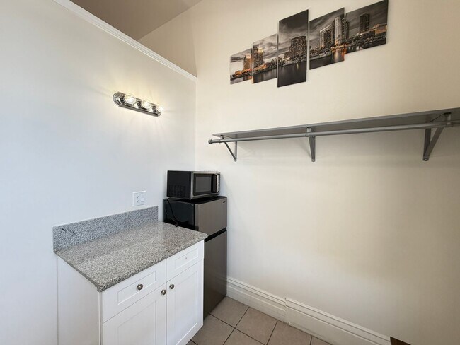 Photo - Fully Furnished Studio! Unit 46