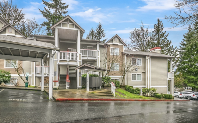 Photo - 18505 SE Newport Way Condo Unit A104