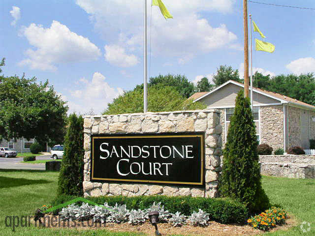Entrance - The Court at Sandstone Apartments