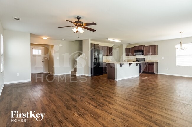 Photo - 4778 Woodford Cir