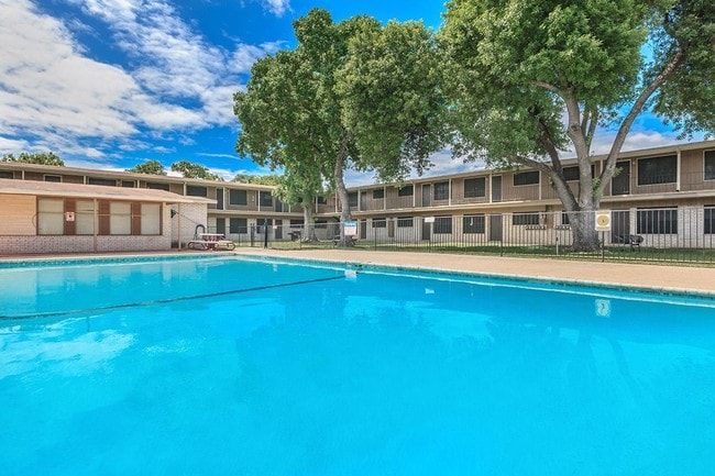 Photo - Oak Tree Apartments