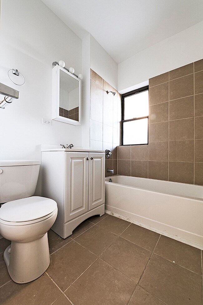 Photo - 7754 S Loomis 1404-16 W 78th St Chicago, IL 60620