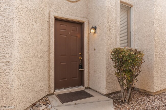 Photo - 1637 Eagle Peak Way