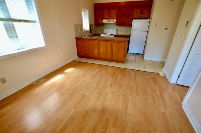 Photo - 775 Ossington Avenue