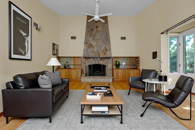 Photo - 52 Rayburn Rd