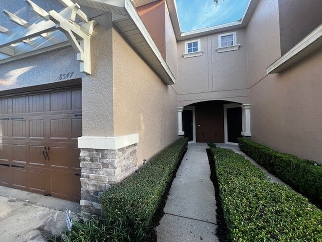 Photo - MOVE IN MAY-OVIEDO RENTAL!BEAUTIFUL 3 bd 2.5 bath townhome! 2 CAR ATTACHED GARAGE!FRESH PAINT!