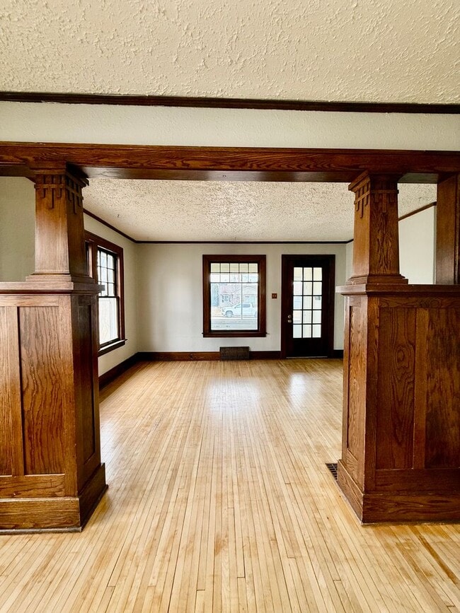 Building Photo - 845-847 2nd Ave NW Unit 847 2nd Ave NW