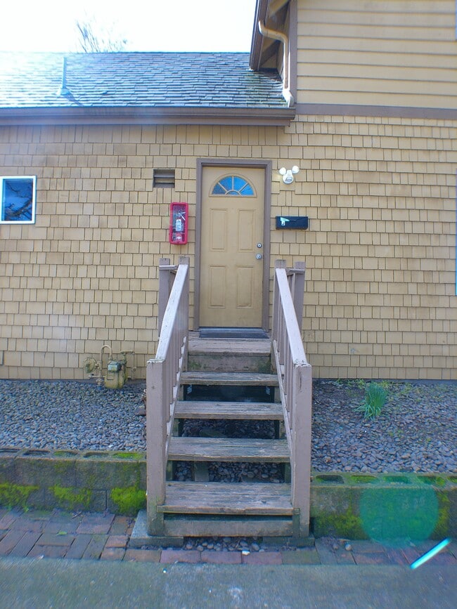 Photo - 1596-MHH1596 4th St NE