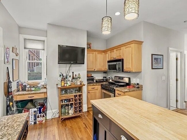 Photo - 271 K St Unit 1