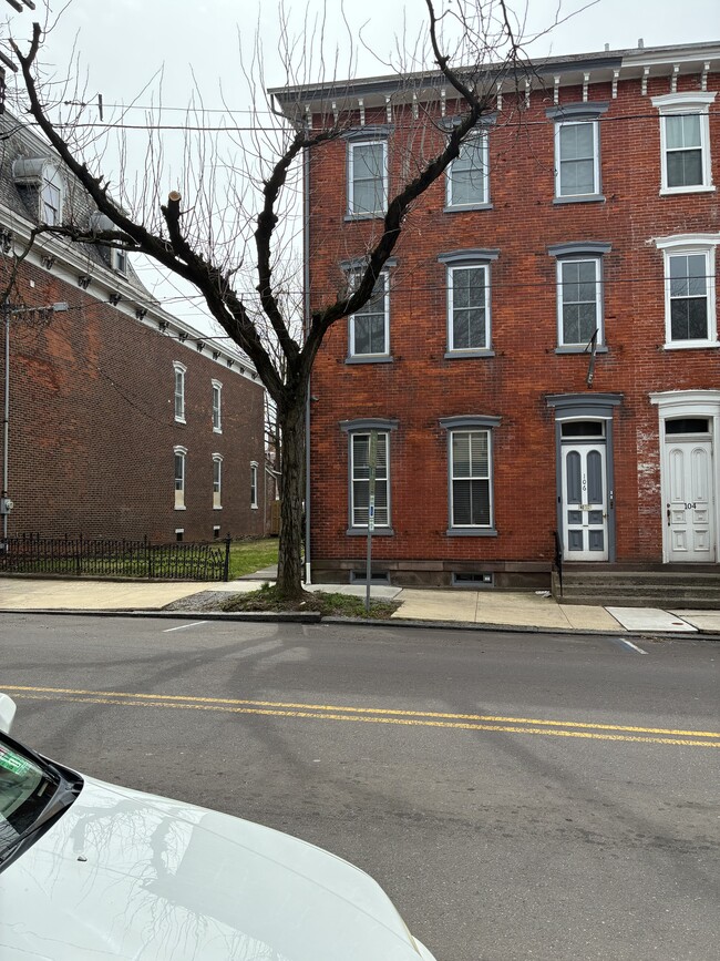 Photo - 106 King St Unit 3