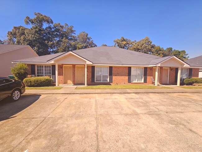 Building Photo - 120 Winding Way Unit B