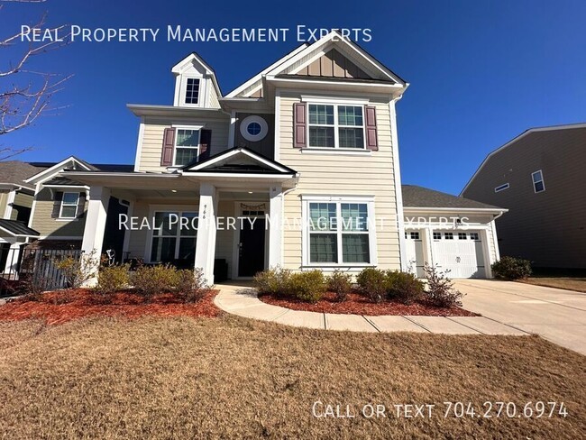 **MOVE IN SPECIAL!**Spacious 5BR/3.5BA Fur... - **MOVE IN SPECIAL!**Spacious 5BR/3.5BA Fur... House