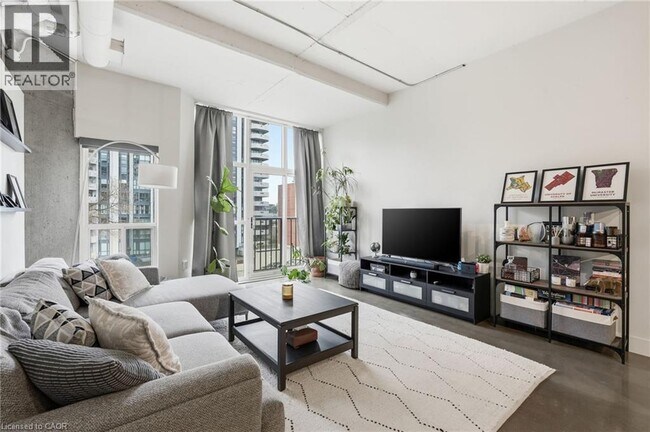 Photo - 66 Bay St S Unit 510