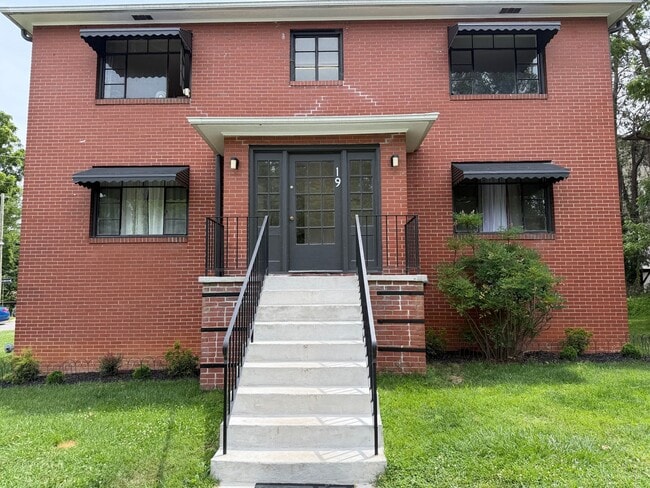 Photo - Central AVL - 1/1 Updated Apartment Ready Now!