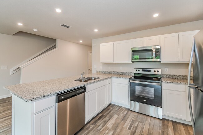 Photo - 45380 Red Brick Dr