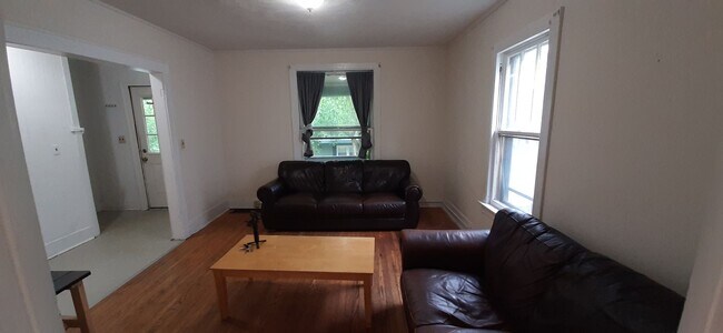 Photo - 321-321.5-3215 Hillview Pl Unit 321.5