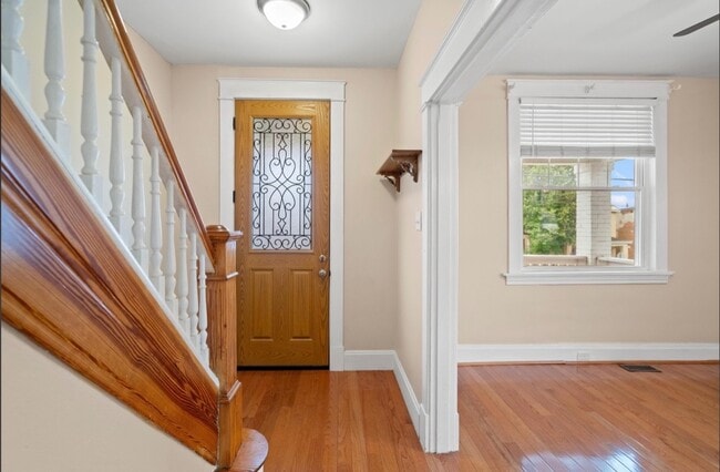 Photo - 465 Ward Ave