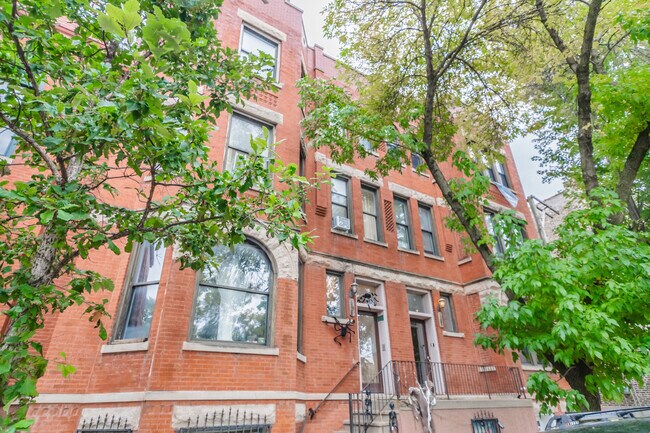 Building Photo - 925 S Laflin St