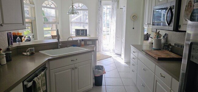 Photo - 1152 Deardon Dr