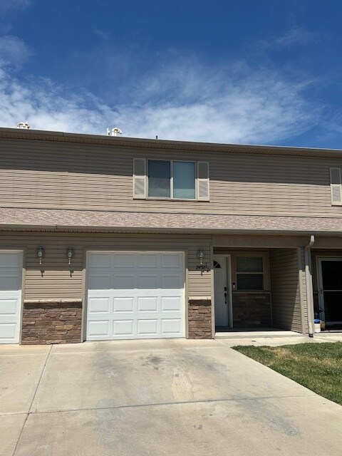 Photo - 2458 1/2 Ajay Ave Townhome