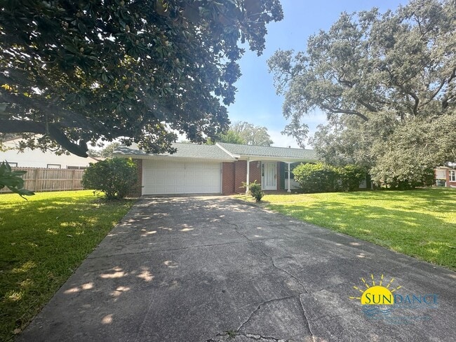 Unique 4 Bedroom Home Near Ferry Park - Unique 4 Bedroom Home Near Ferry Park