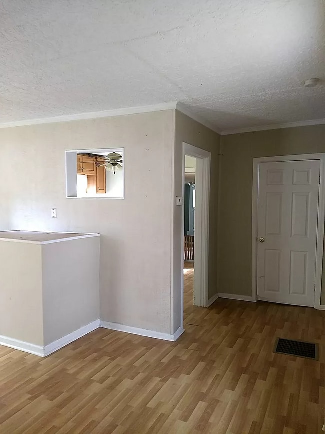 Photo - 113 Moberly Ave