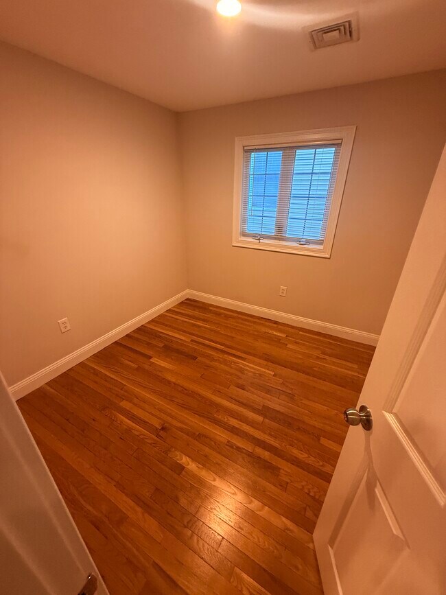 Photo - 135 Calumet St Unit 2