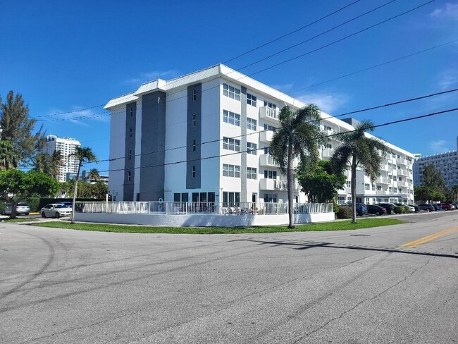 Building Photo - 550 Bayshore Dr Unit 104