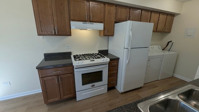 10S442 Echo Ln Unit 3