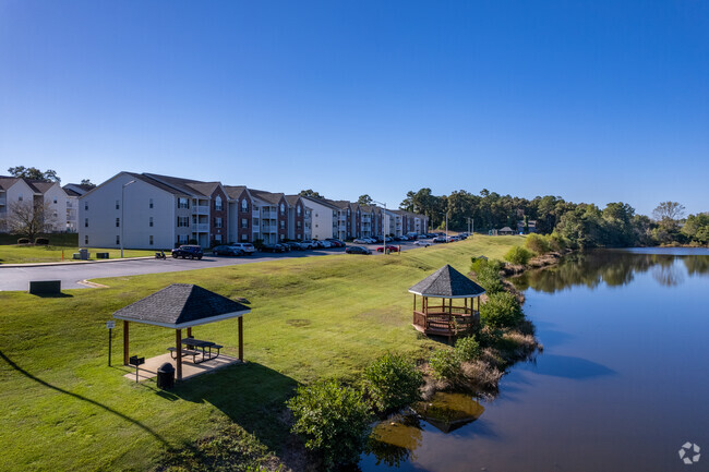 Lake View - Hidden Lake Apartments