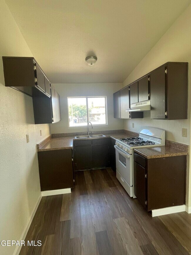 Photo - 866 Barandal Dr