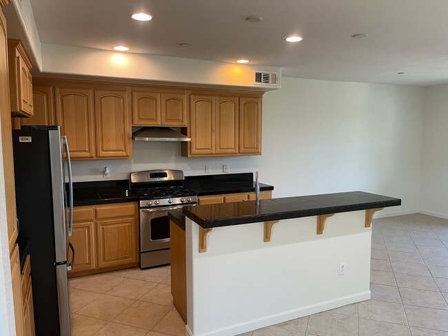 Photo - Bright Corner 3BD/3BA Townhome Near BART & Great Mall!